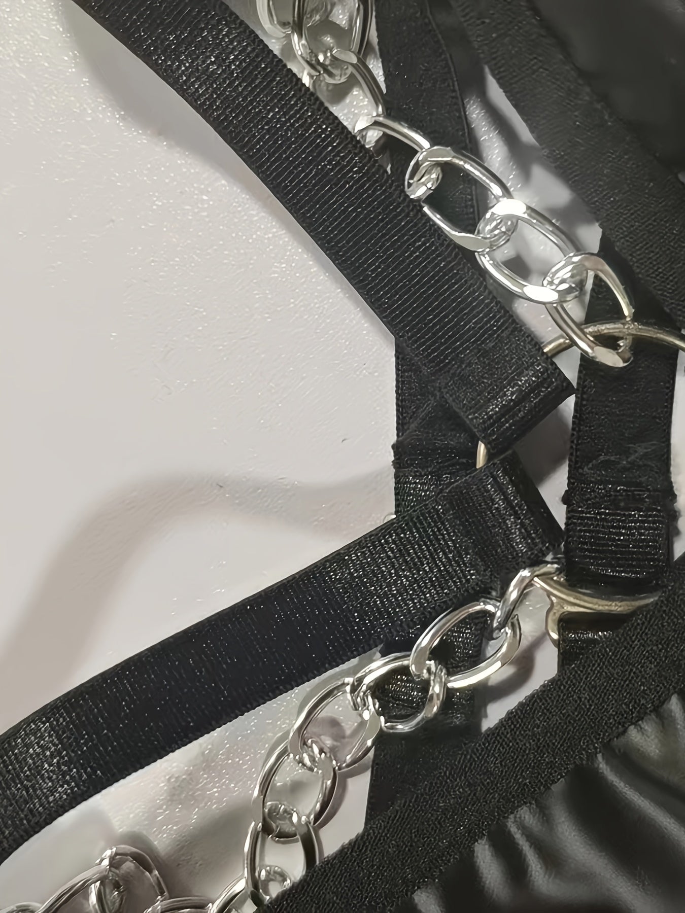 بلوزة نسائية داخلية