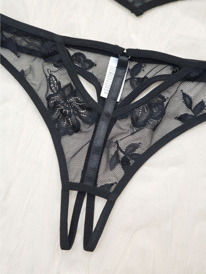 مجموعة لانجري جذابة للنساء