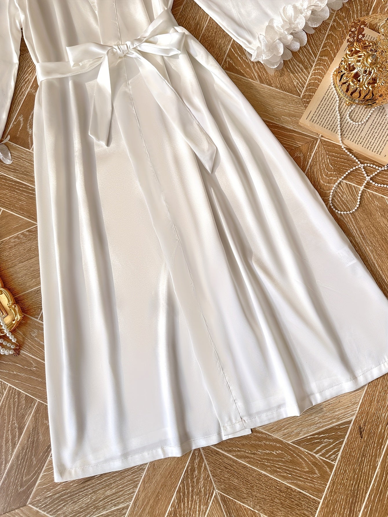 روب نسائي أنيق بأكمام طويلة