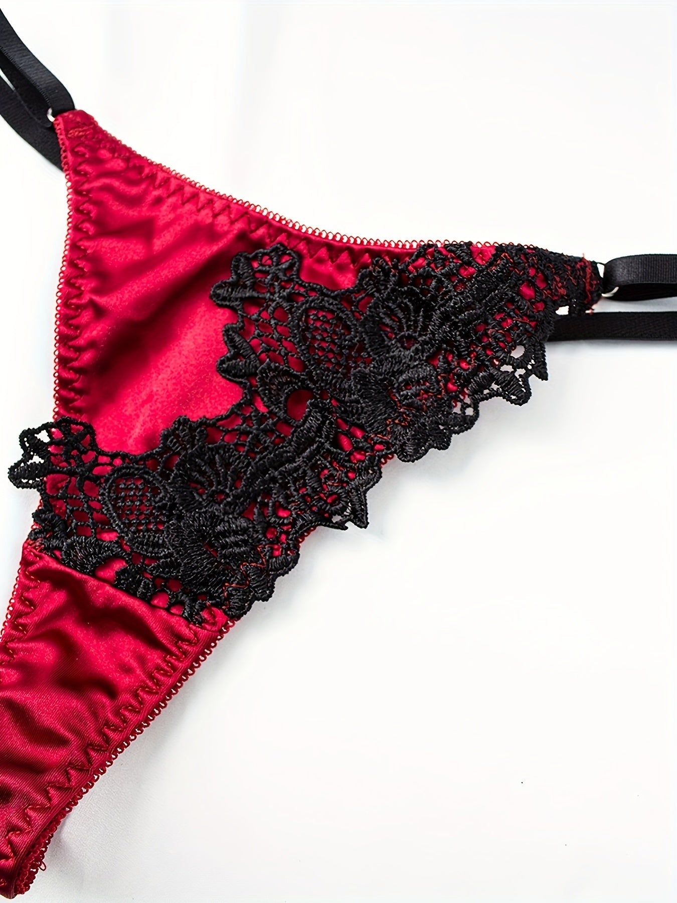 طقم لانجري ساتان مع وردي