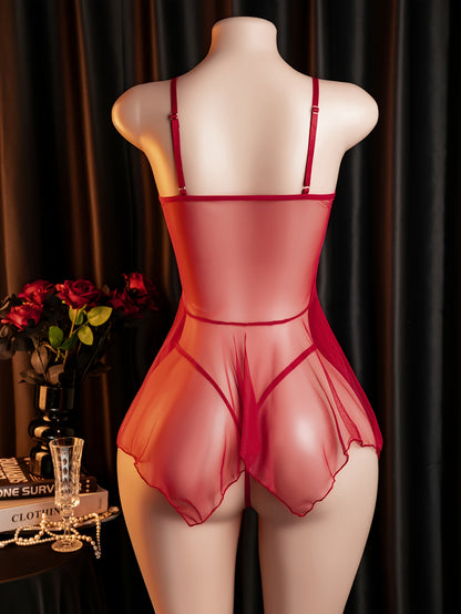 طقم ملابس داخلية مثير بلون قرمزي