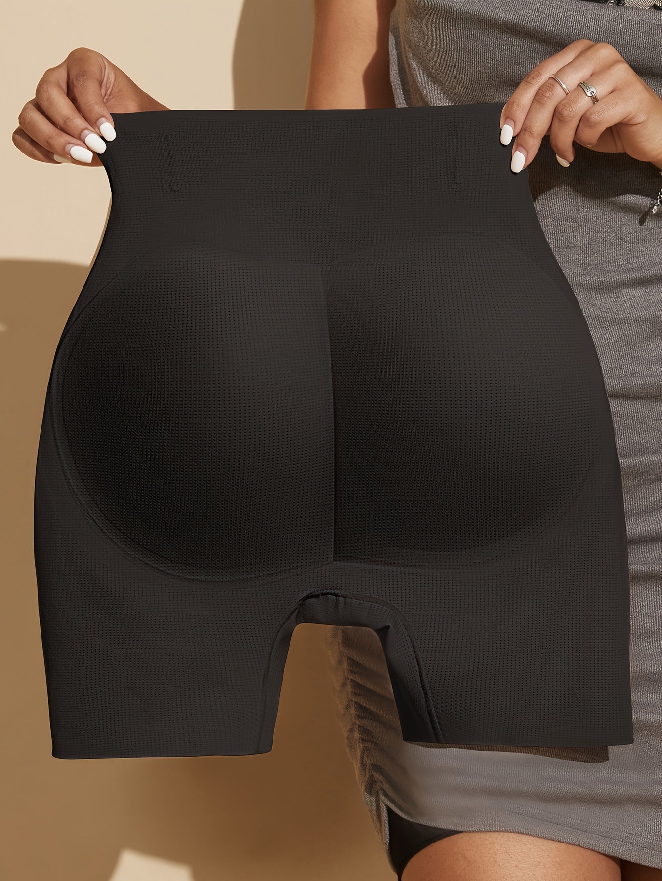 شورت نسائي بدون Seamless