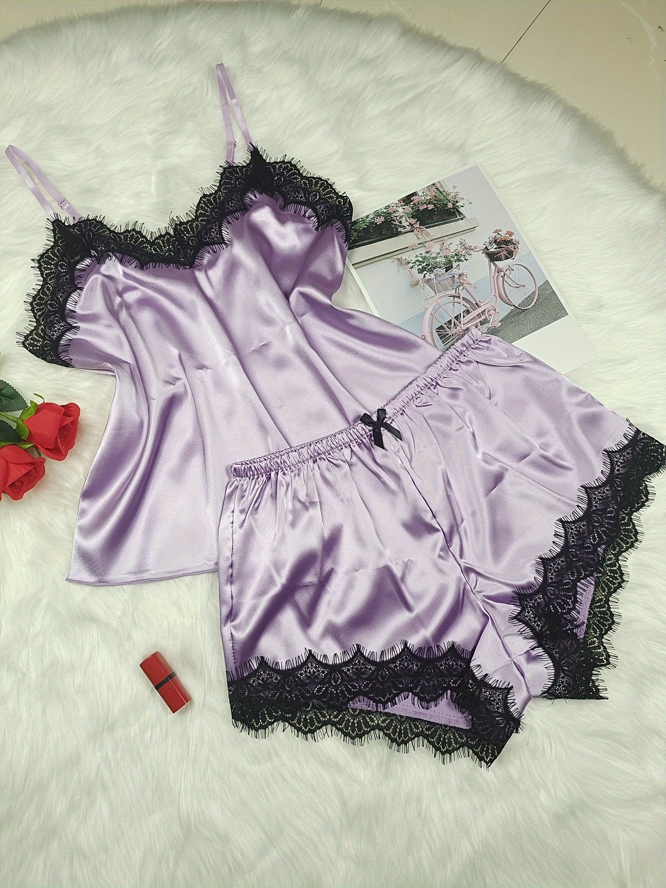 طقم بيجامة نسائية مثير