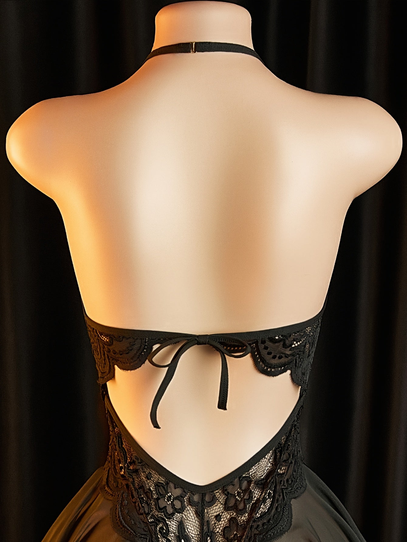 بدلة نسائية مثيرة