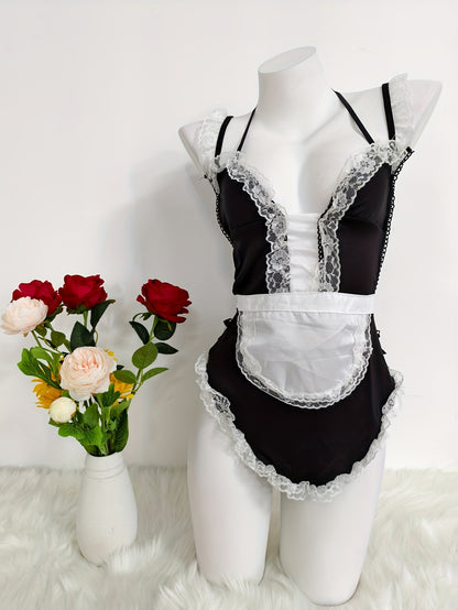 زي خادمة باللونين الأسود والأبيض