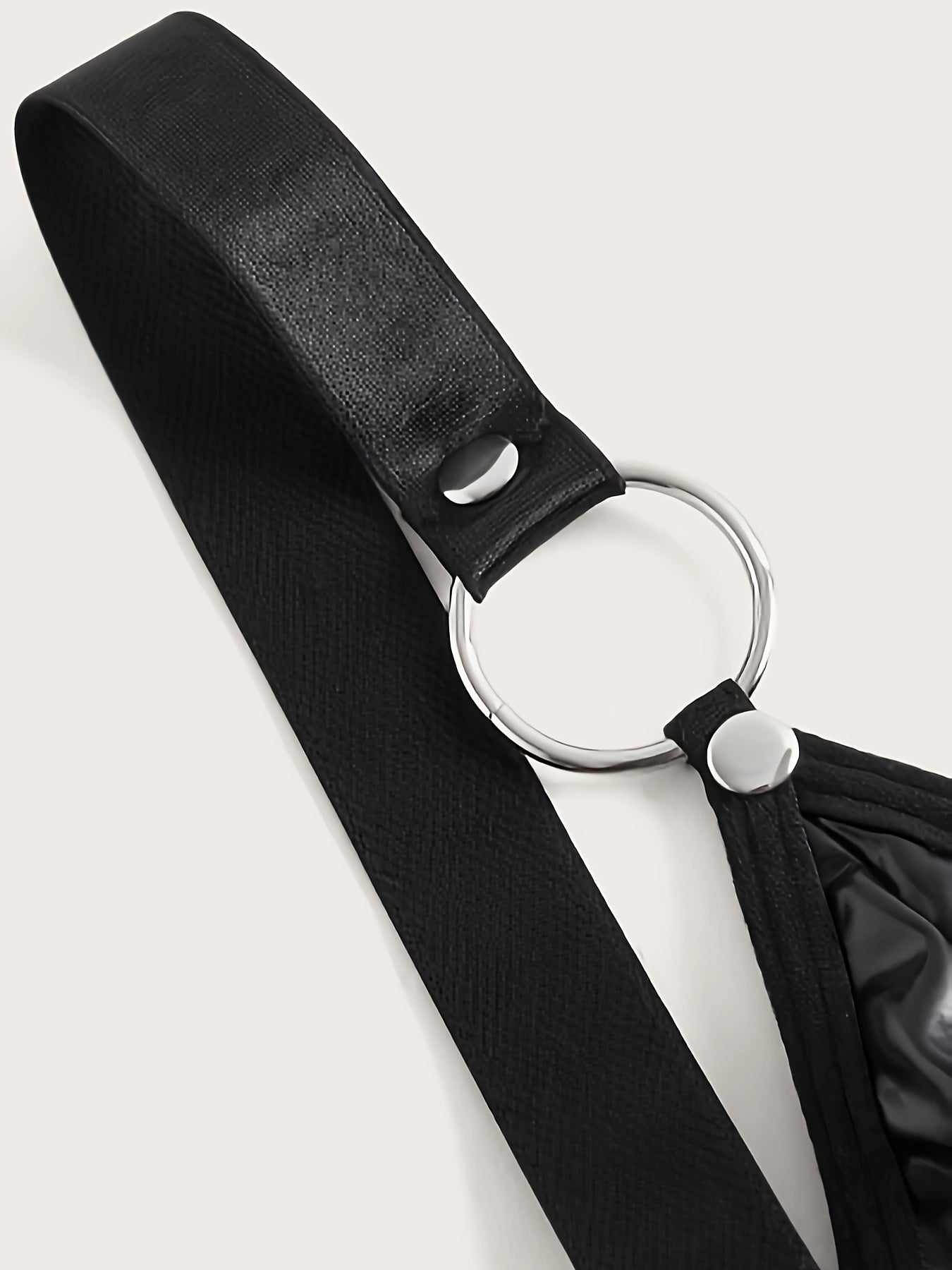 صدرية نسائية مثيرة من الجلد الصناعي