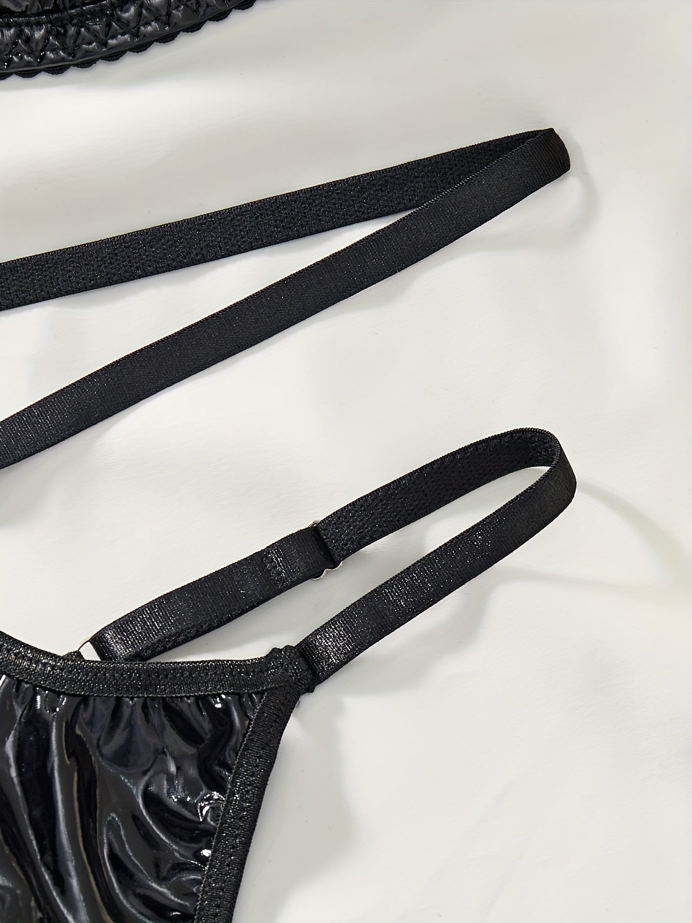 مجموعة ملابس داخلية نسائية عصرية