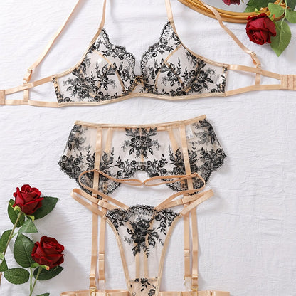 طقم ل lingerie بزهور مرسومة