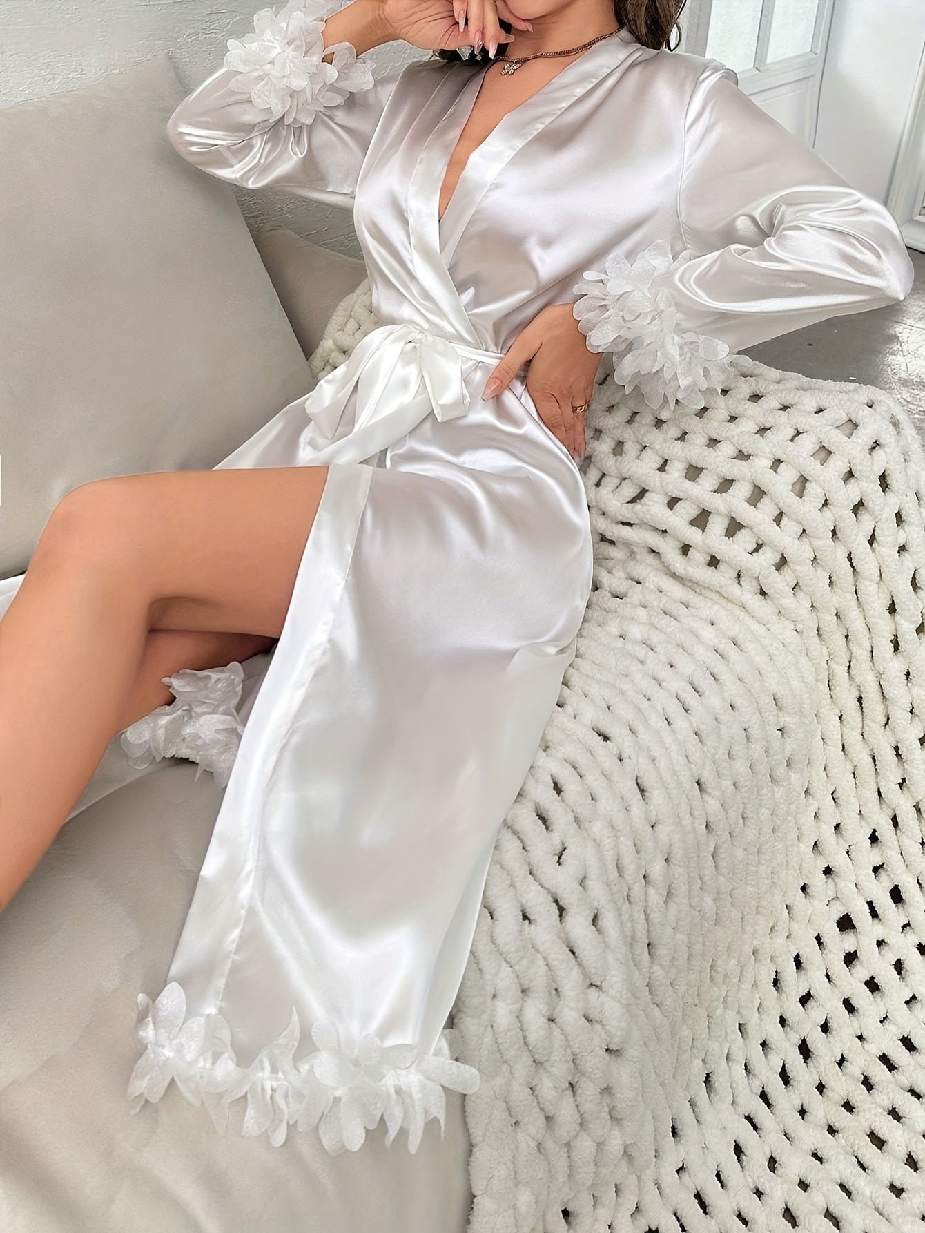 روب ساتين نسائي أنيق