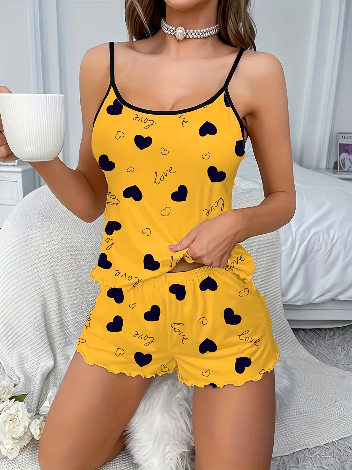 طقم بيجاما نسائي مزين بقلب