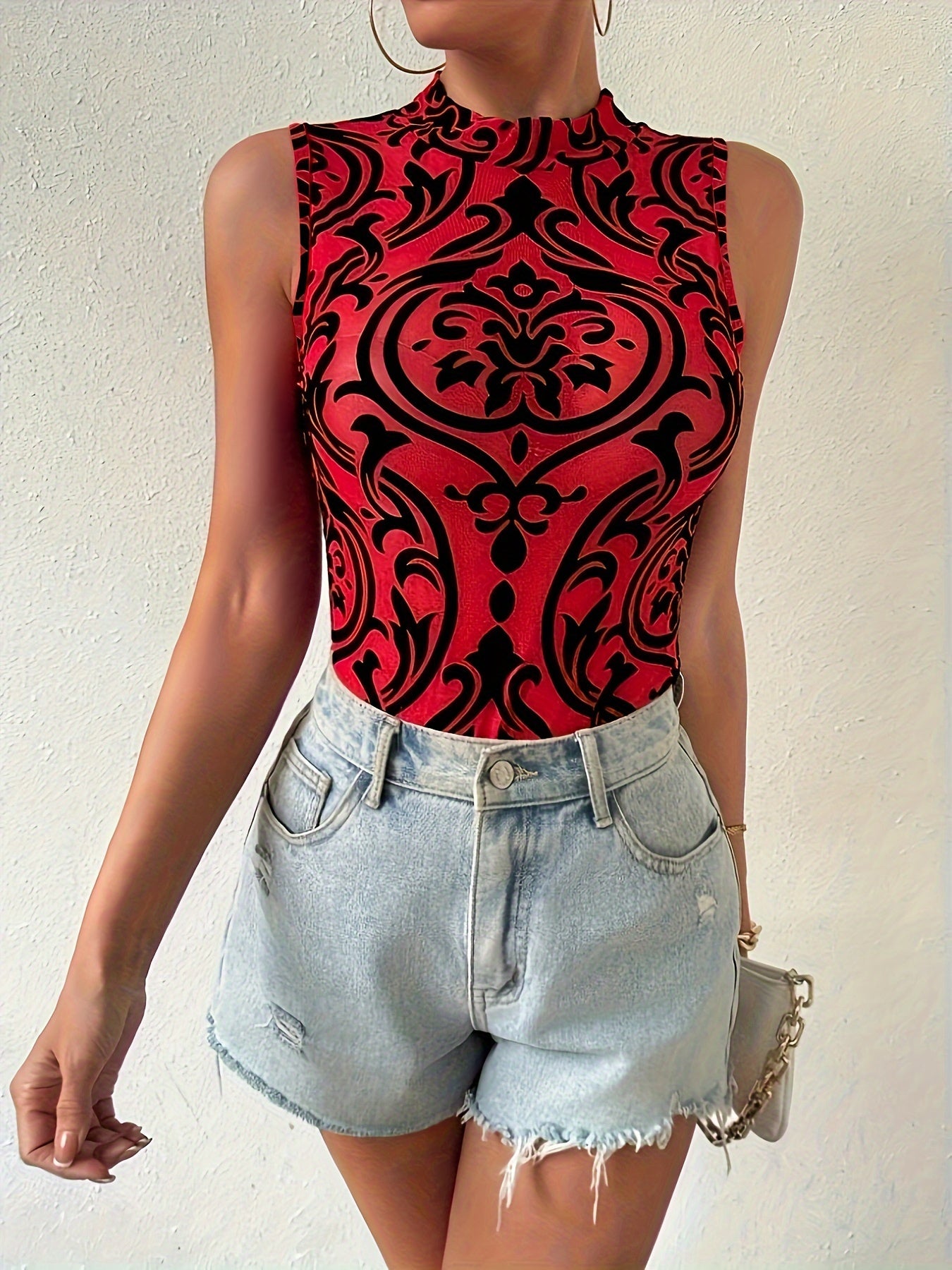 بودي سوت هندسي نسائي