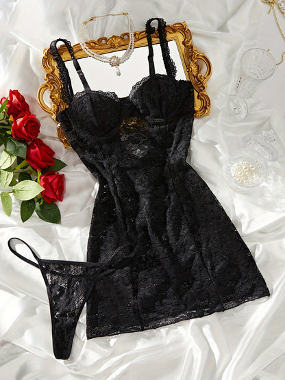 طقم الساتان الأسود الملكي (مع روب مزين باللؤلؤ)