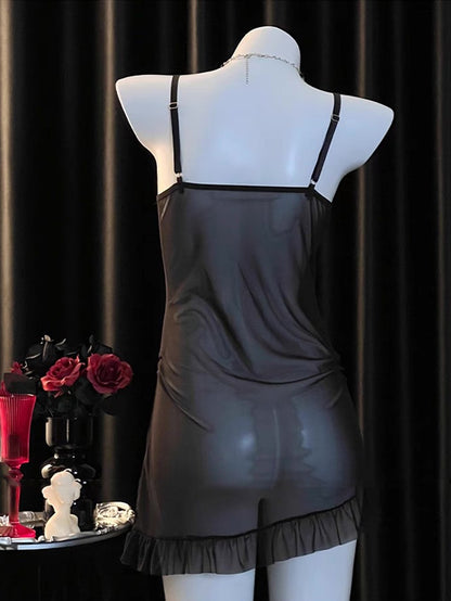 بدلة مثيرة بقصة دانتيل سوداء