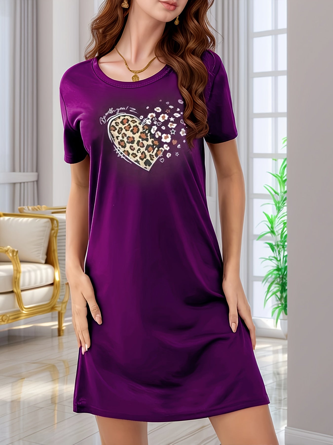 فستان نوم بأكمام قصيرة بتصميم قلب