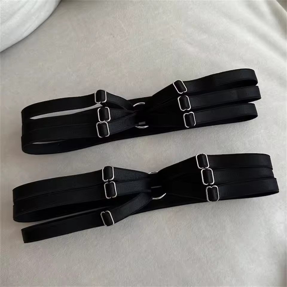 أساور جلدية متعددة الشرايط