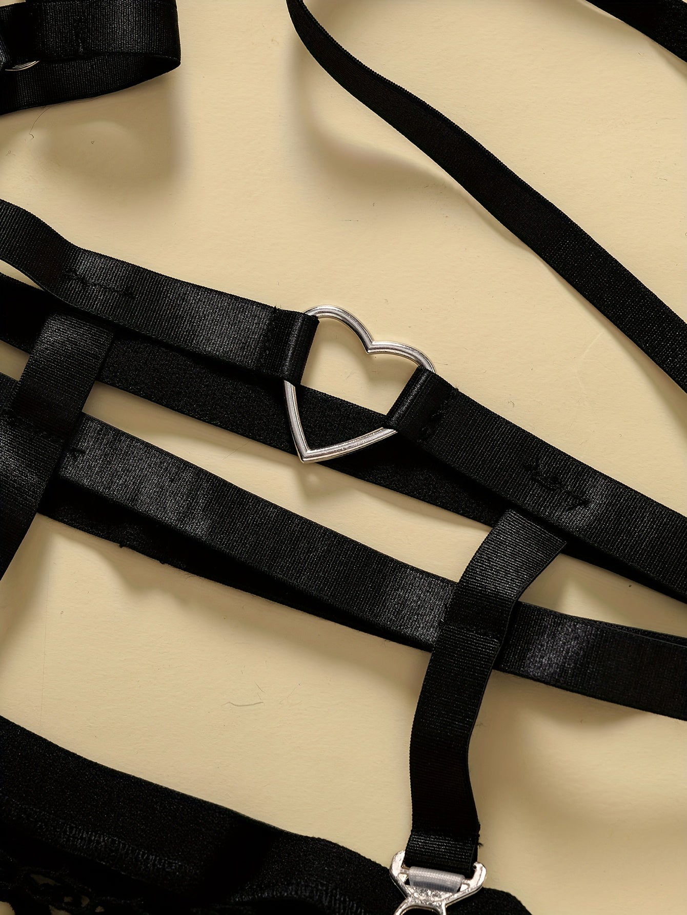 طقم ملابس داخلية جذاب مع كواكب الساقين