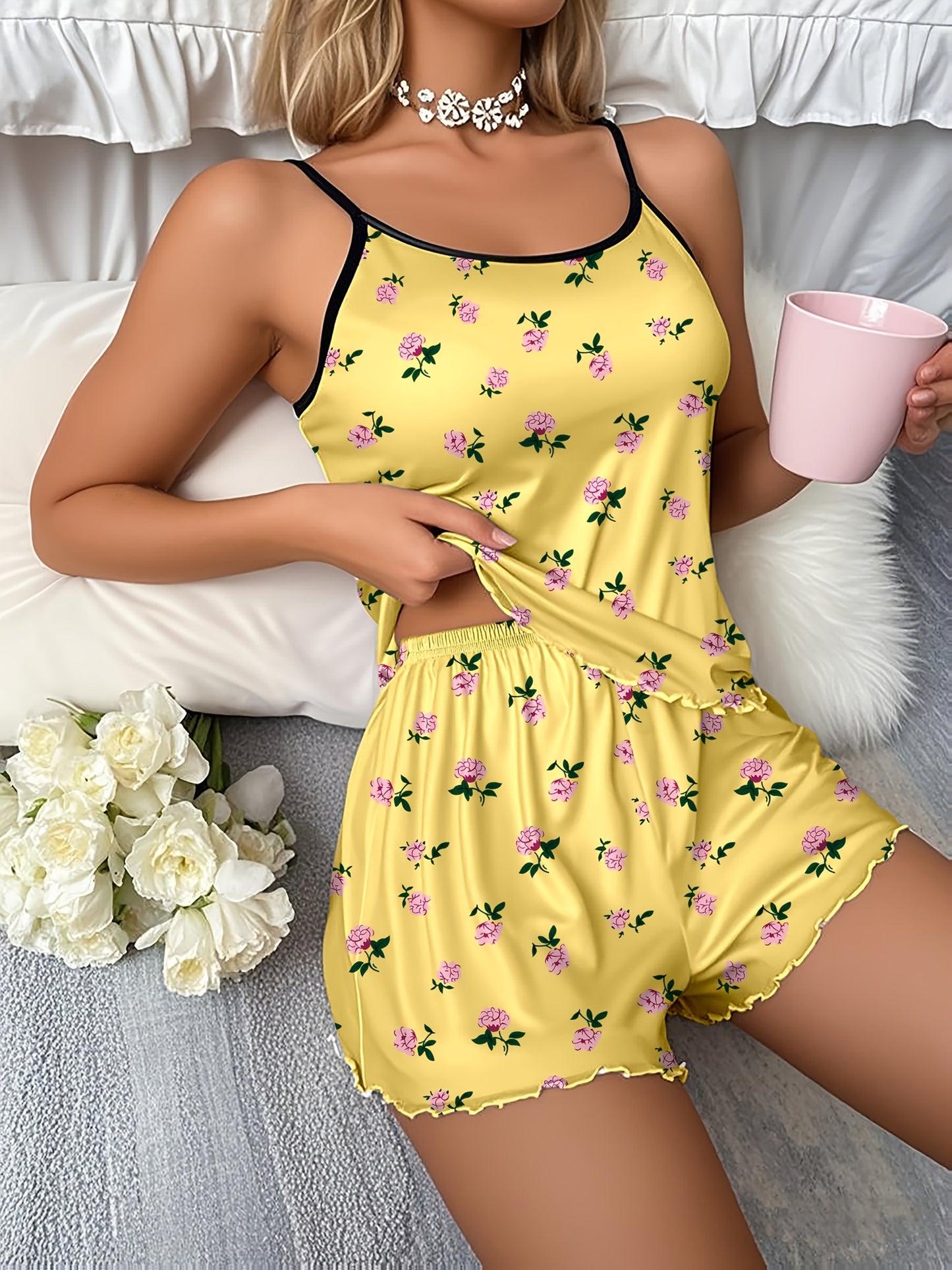 طقم بيجامة نسائية مكون من قطعتين