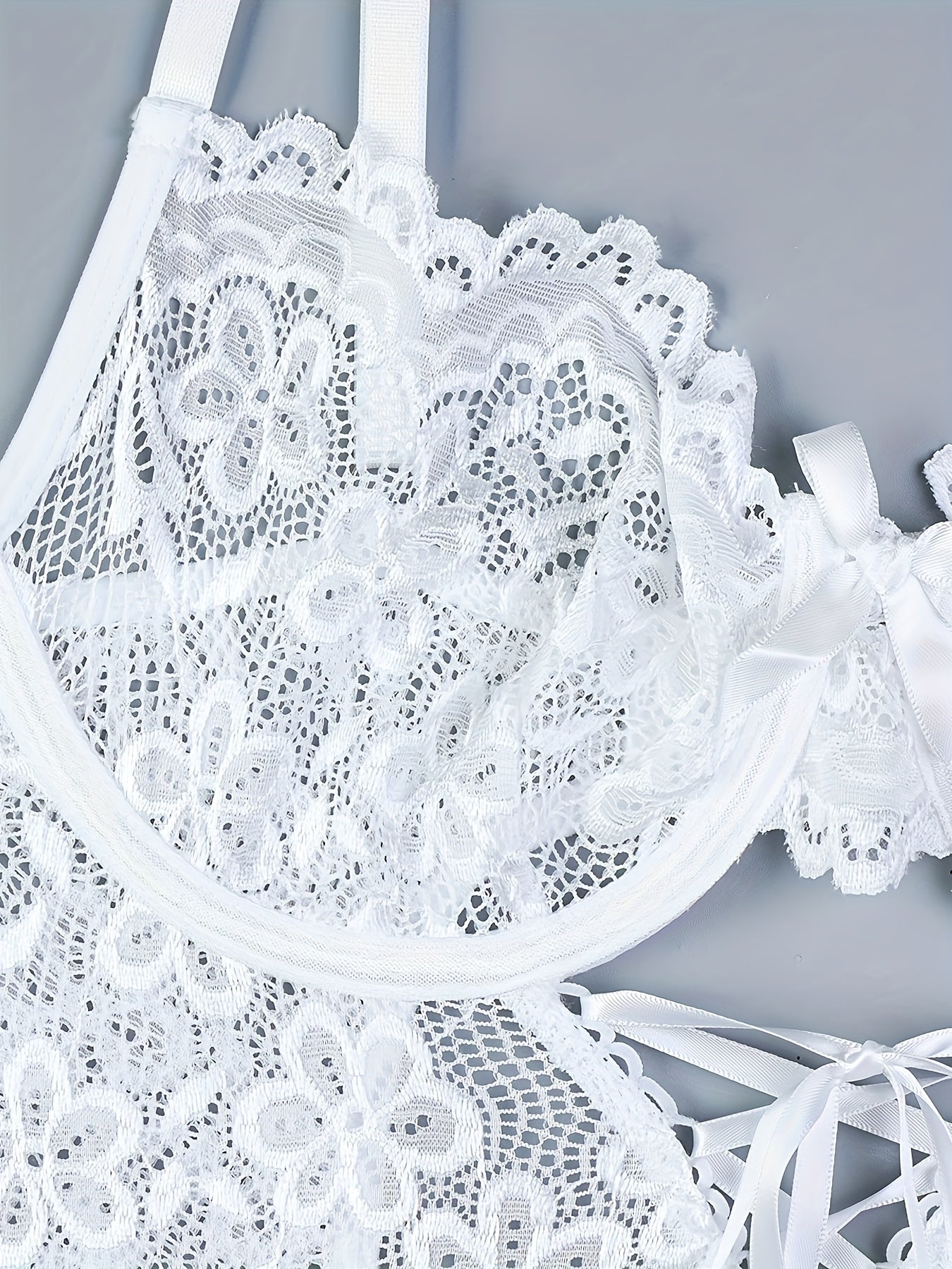 طقم بيجامة فاخر مكون من ثلاث قطع