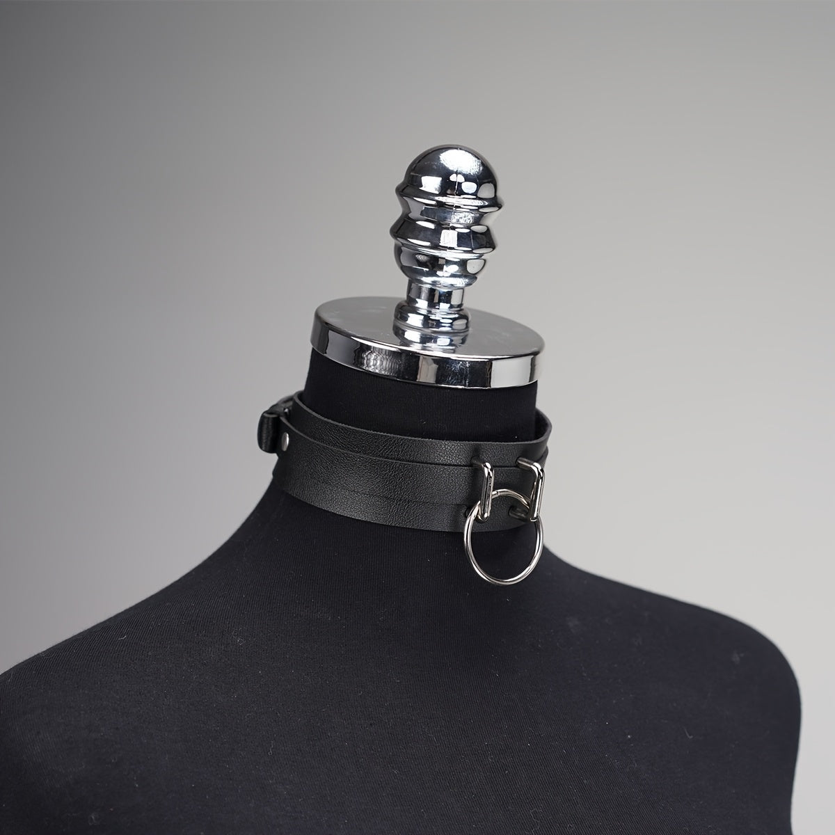 حزام عنق جلد صناعي للنساء