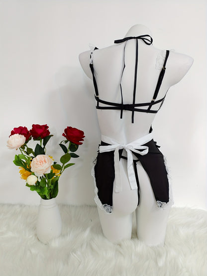 زي خادمة باللونين الأسود والأبيض