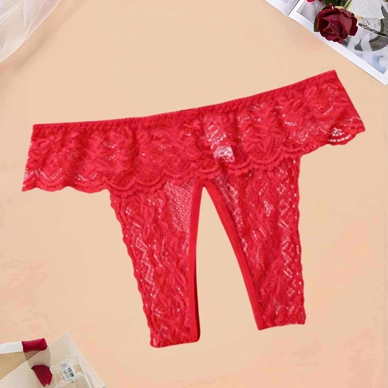 شورت نسائي مثير من دانتيل أحمر