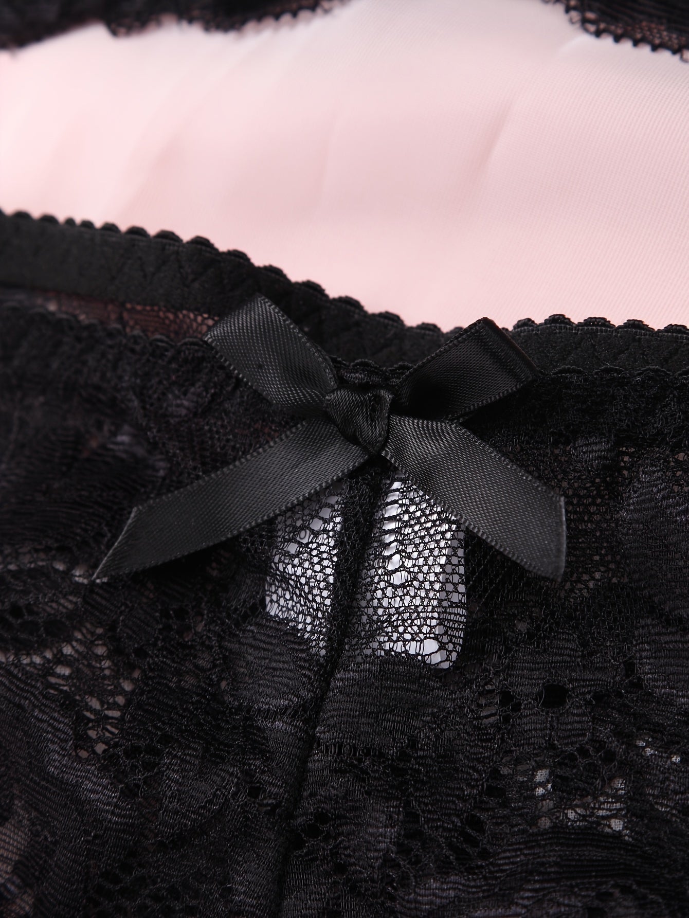 طقم لانجري دانتيل مزخرف