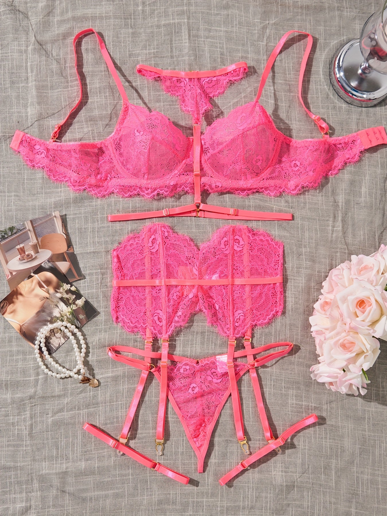 طقم لانجري نسائي - أحمر