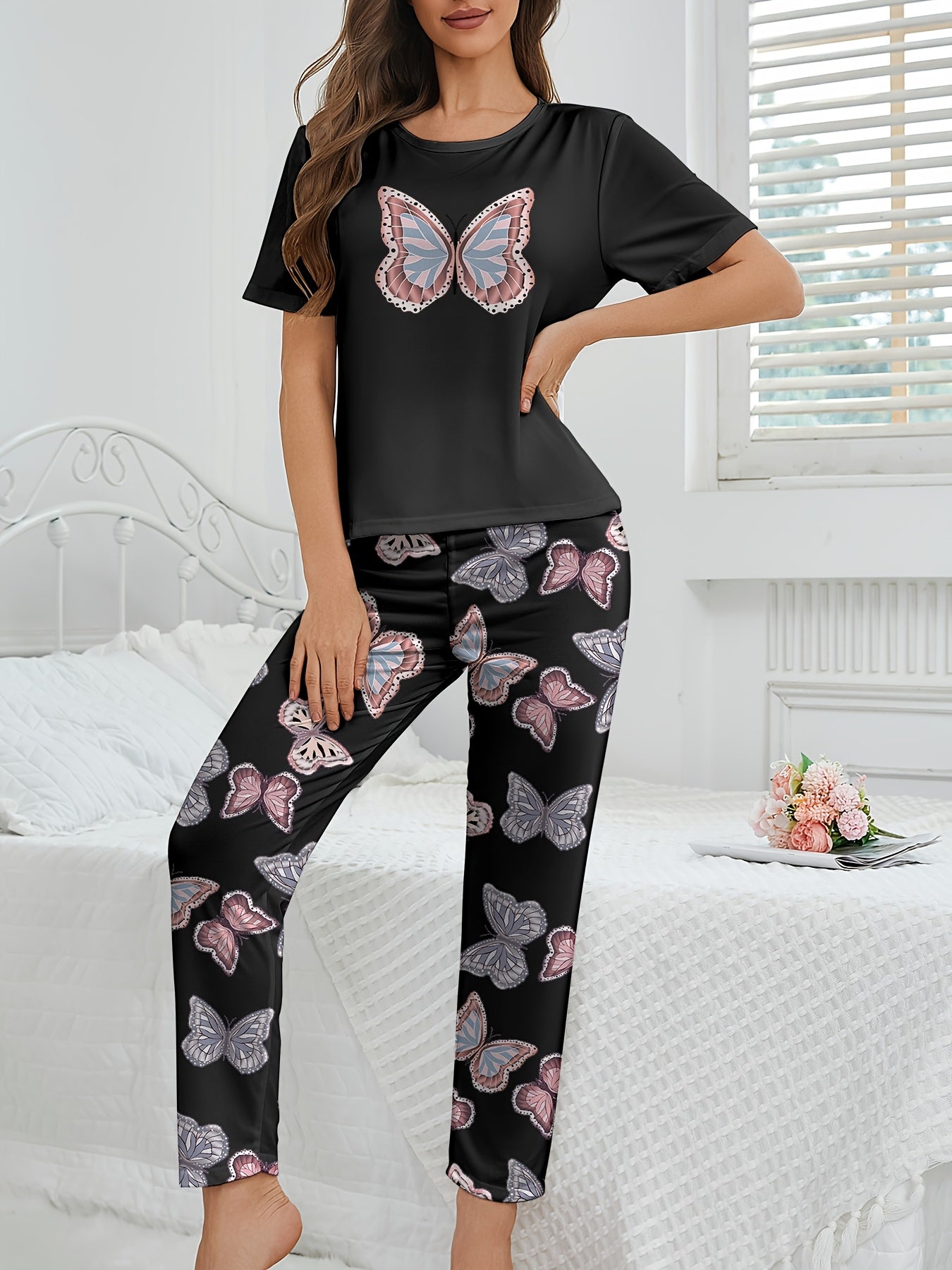 طقم بيجاما نسائي بطباعة فراشة