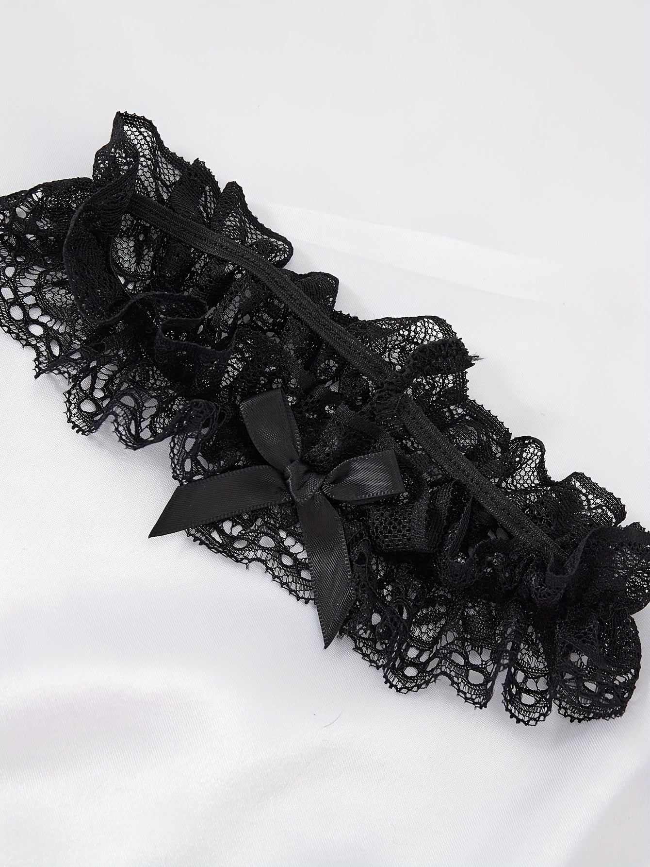 دبوس لنجري بأذنين أرنبية