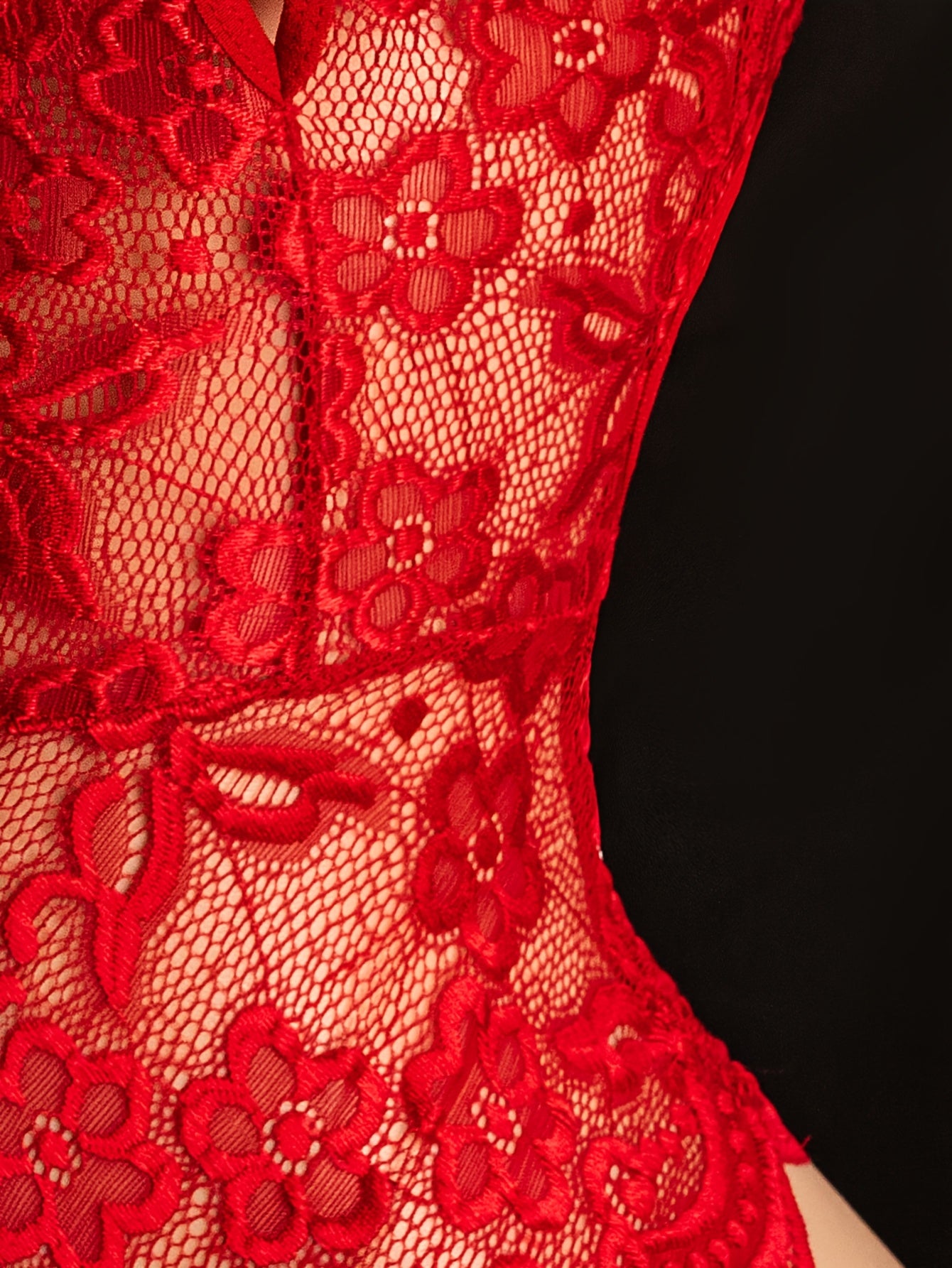 بدلة نسائية مثيرة