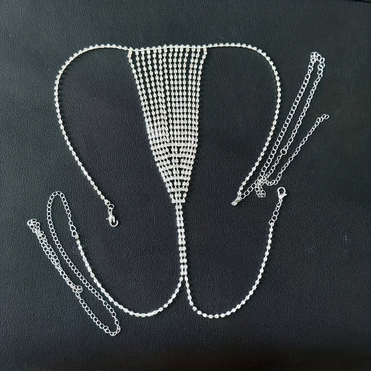 حمالة مثيرة مع كريستالات