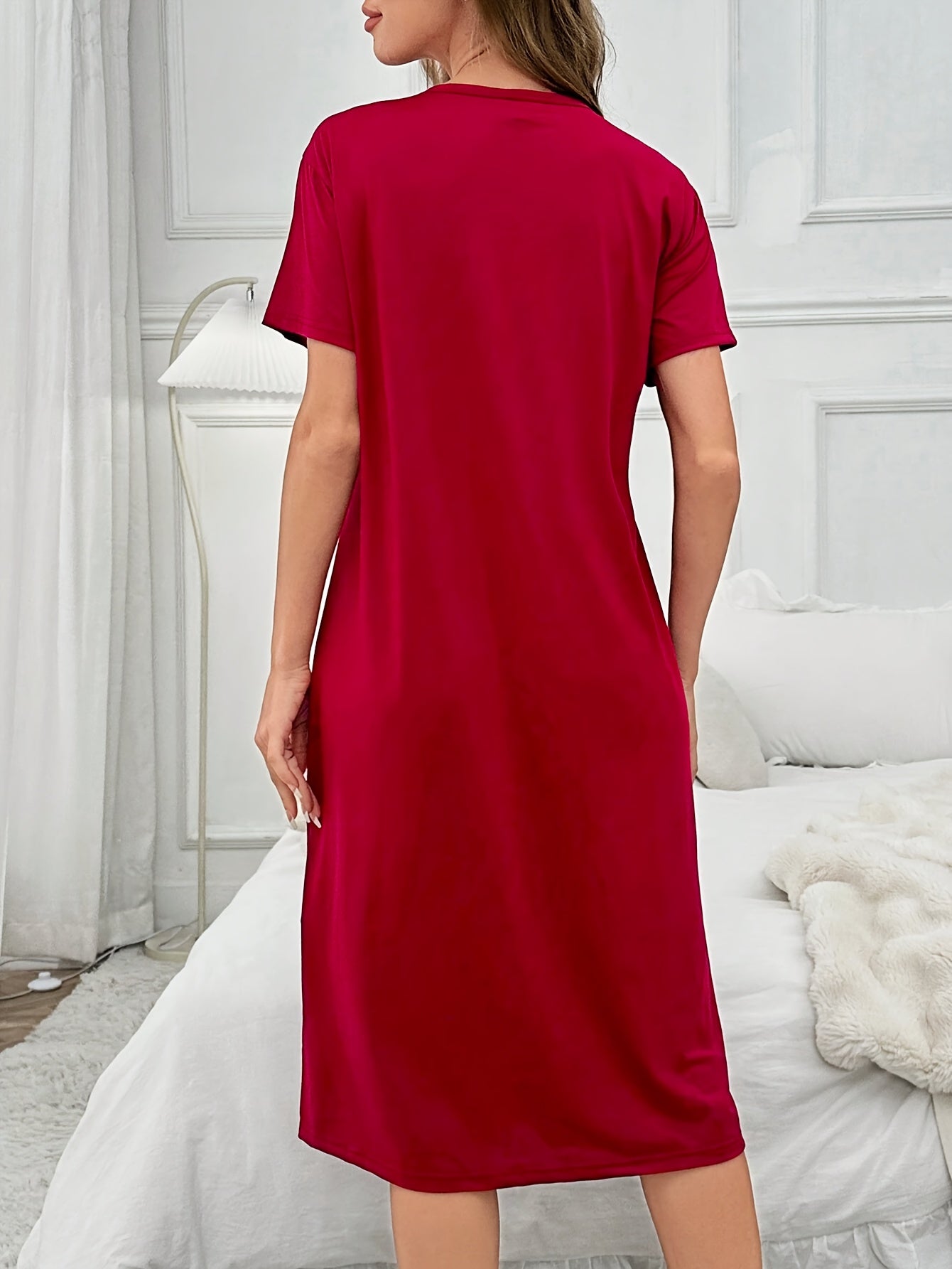 فستان نوم نسائي بطبعة تاج