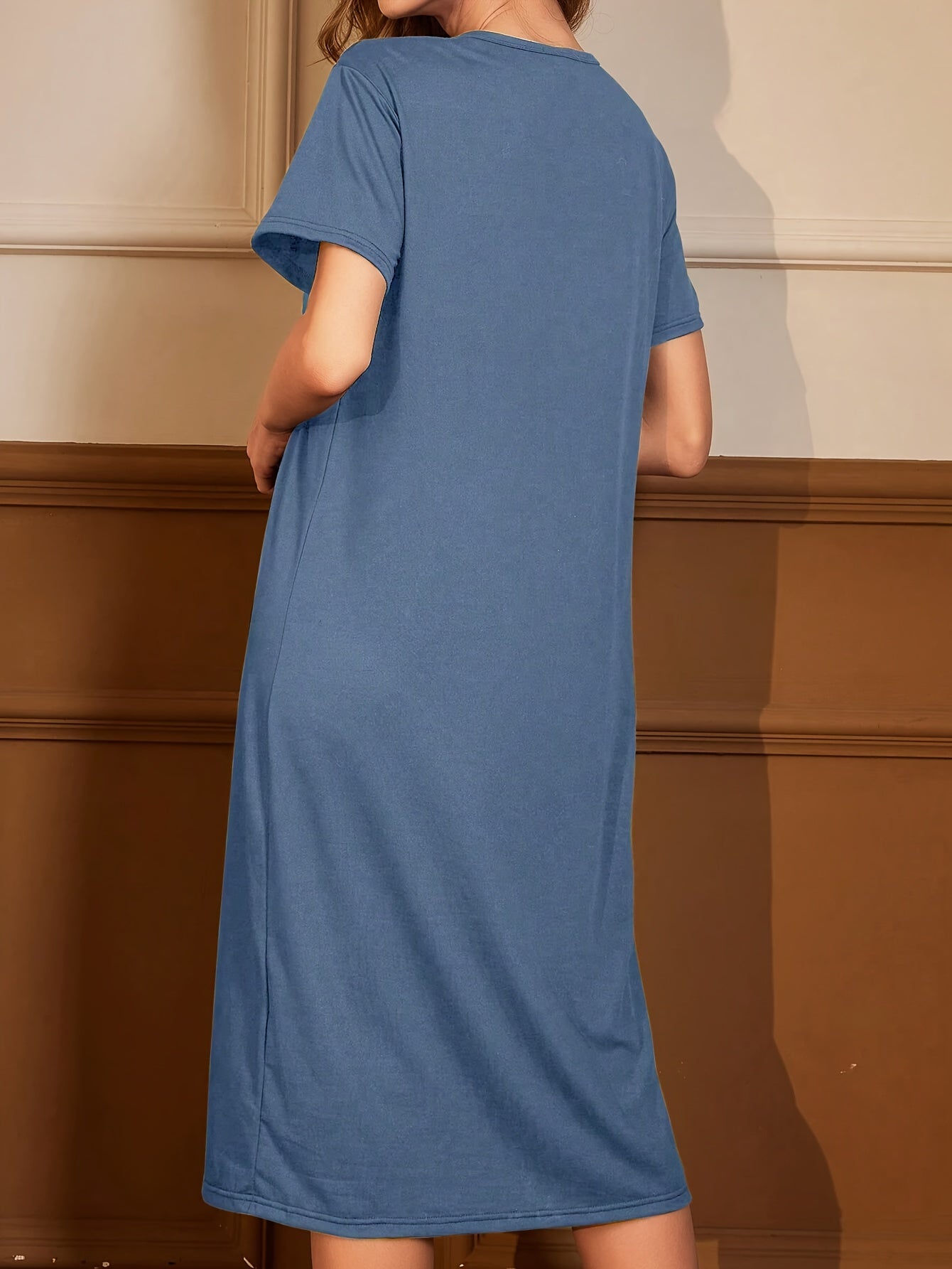 فستان نوم نسائي بطبعة تاج