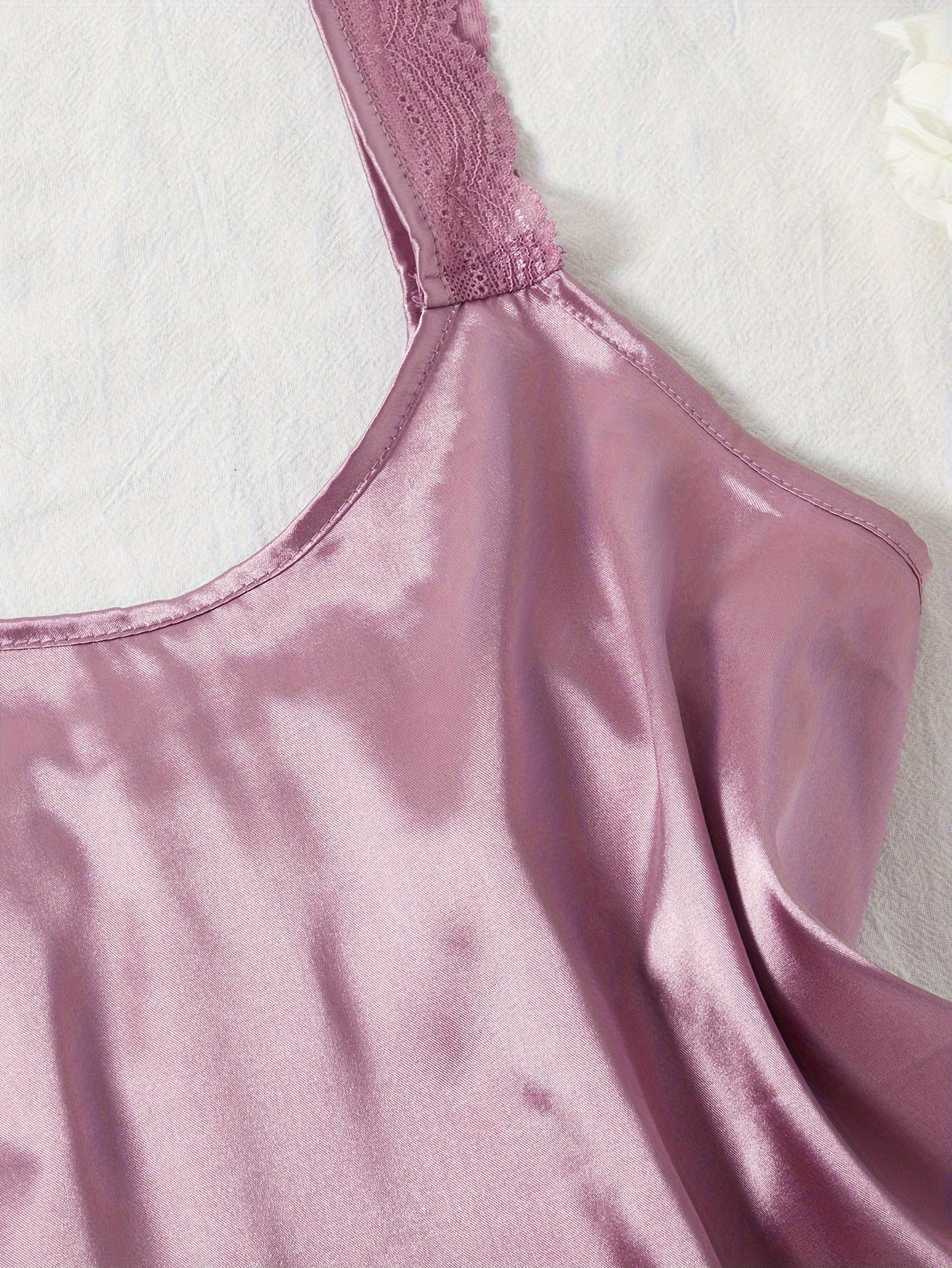 مجموعة نوم نسائية مع حمالات سباجيتي