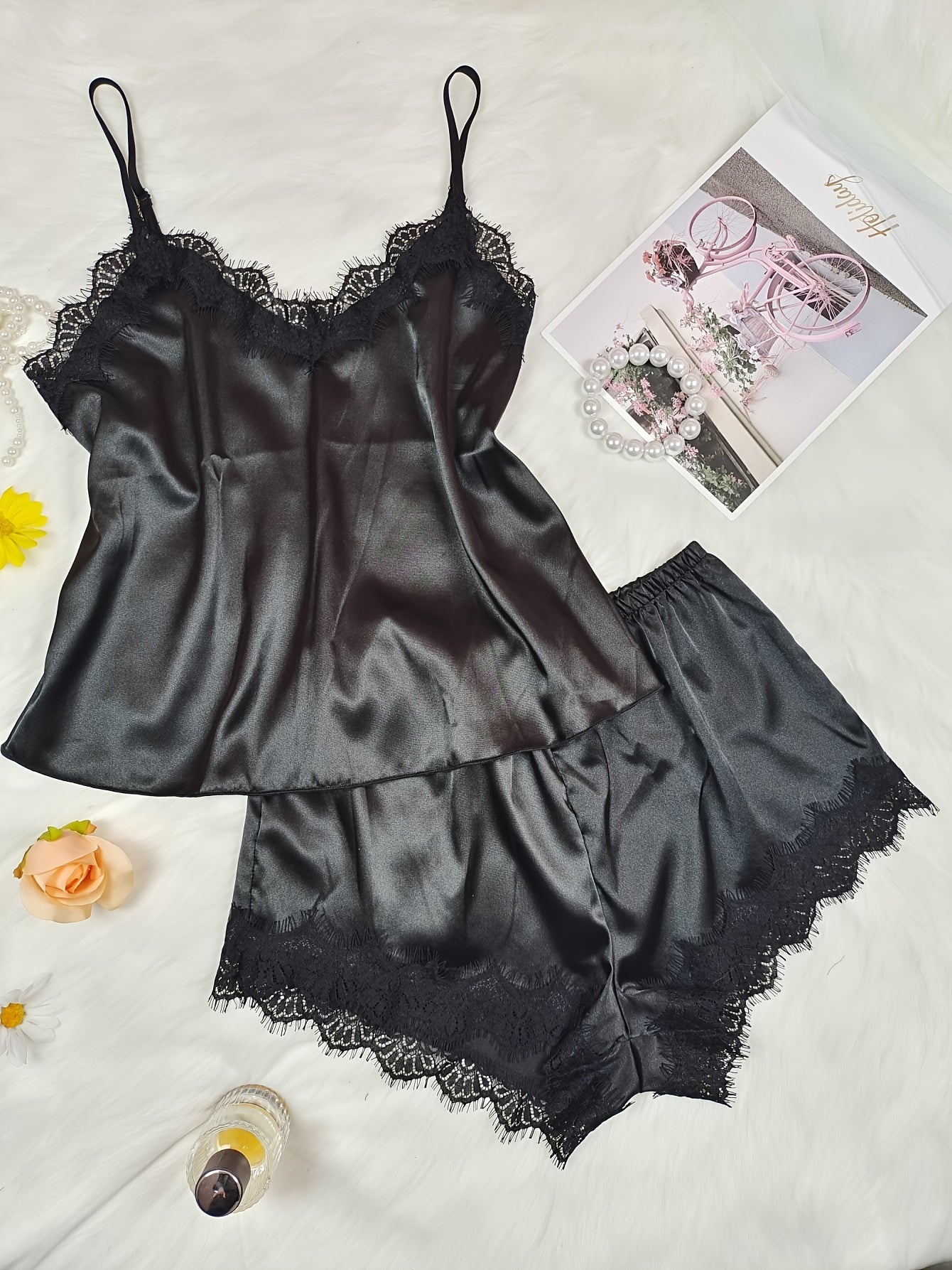 طقم بيجامة نسائية مثير