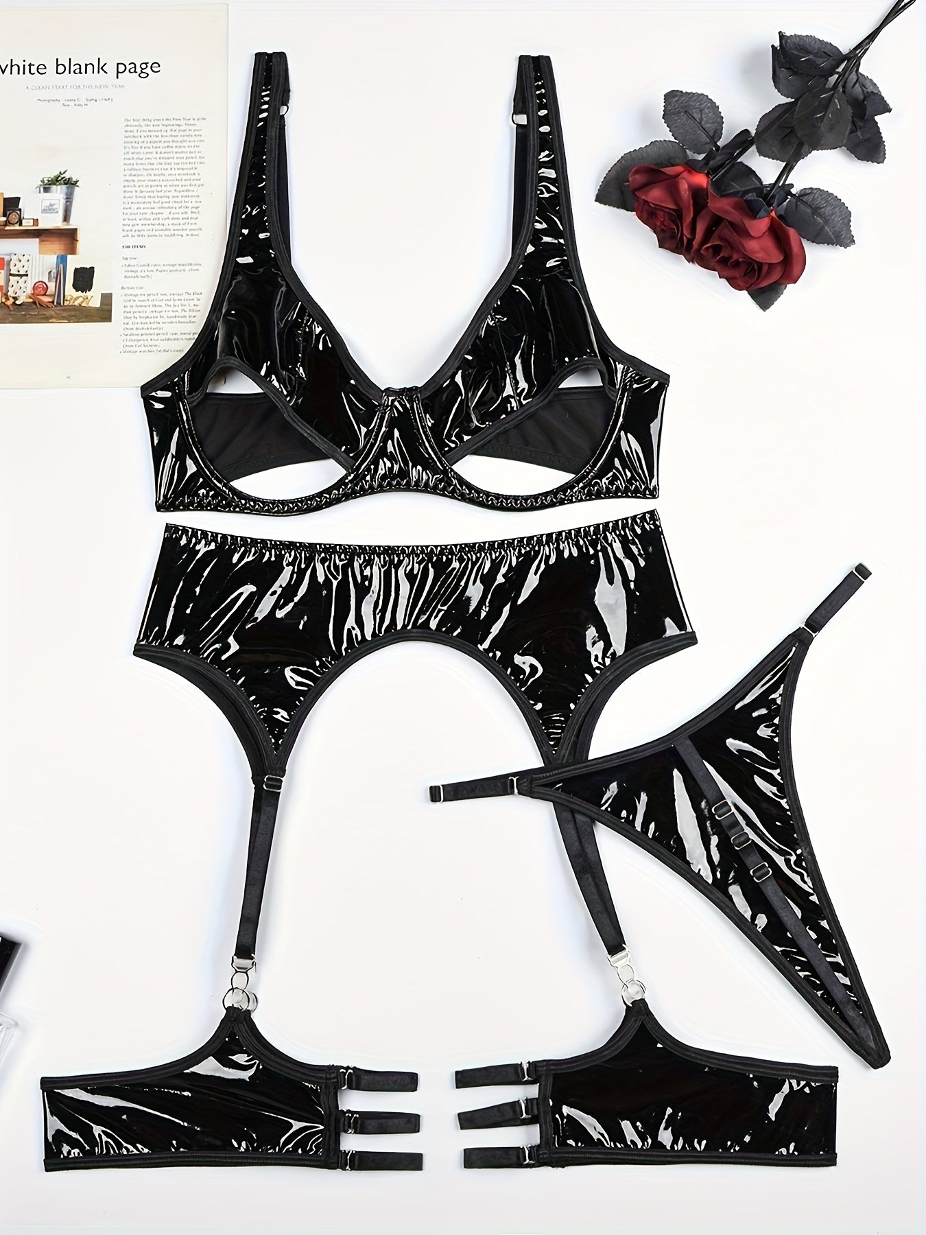 طقم لانجري جلد PU أنيق