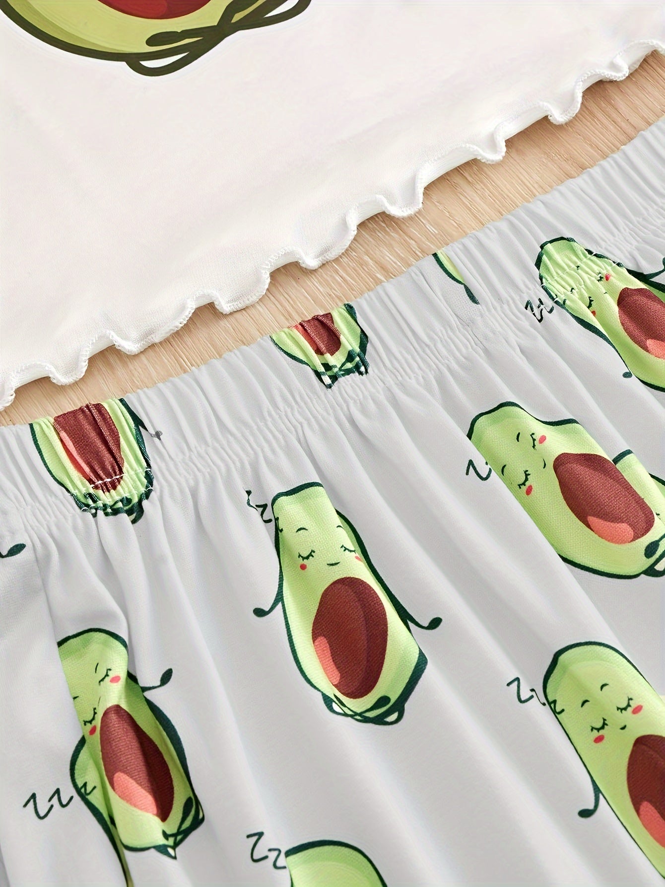 طقم بيجامة للنساء بطبعة أفوكادو