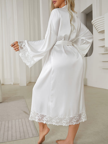 روب ساتان أبيض أنيق للنساء