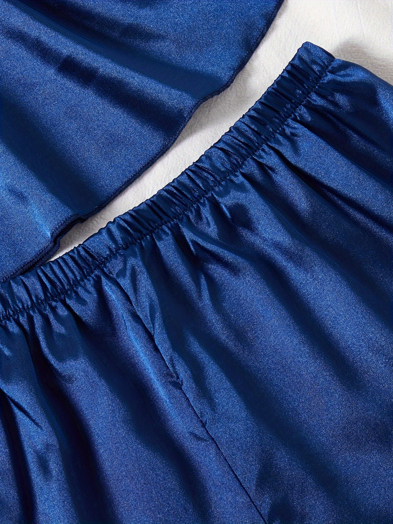 مجموعة نوم نسائية مع حمالات سباجيتي