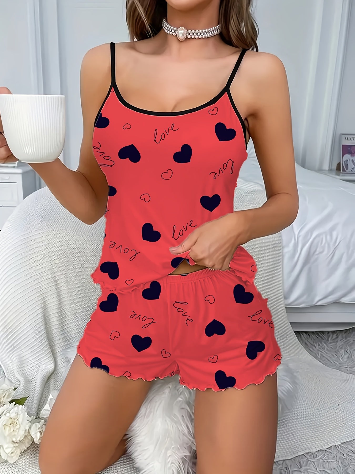 طقم بيجاما نسائي مزين بقلب