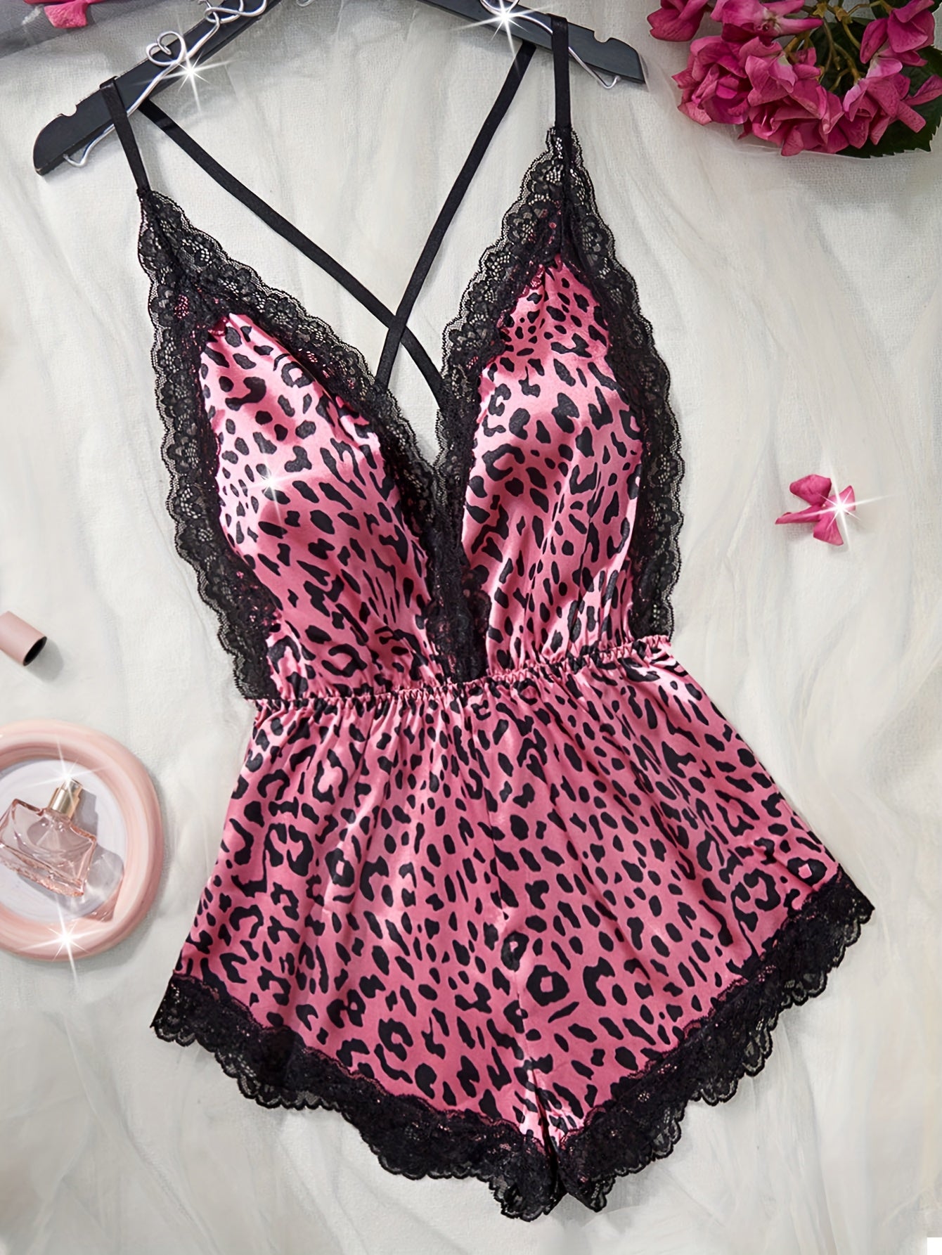 ثوب نوم وردي مزخرف