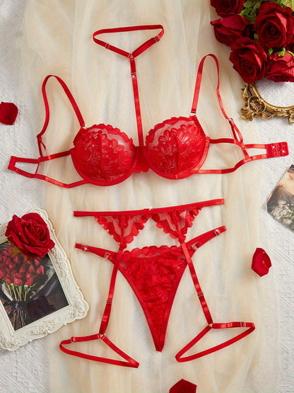 طقم لانجري ثلاثة قطع مثير