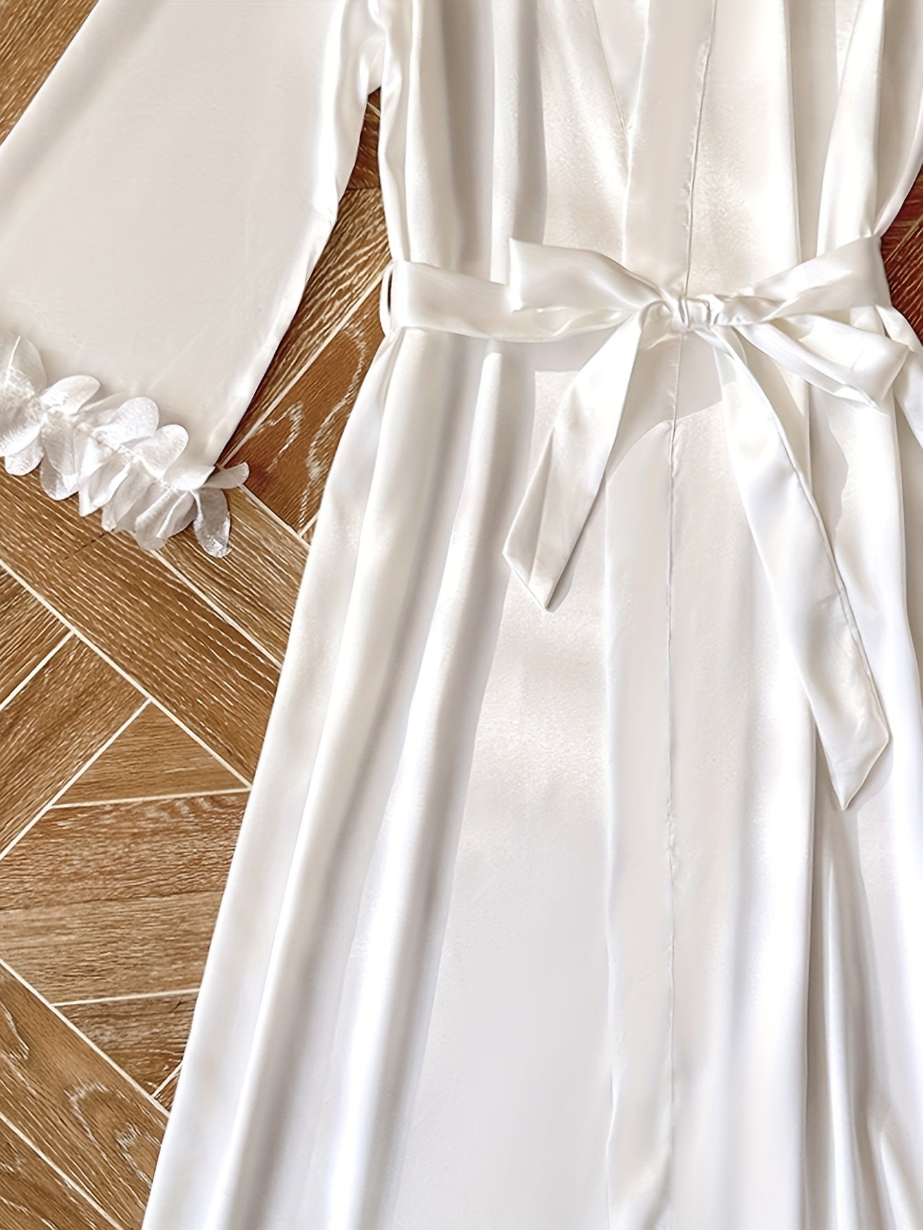 روب نسائي أنيق بأكمام طويلة