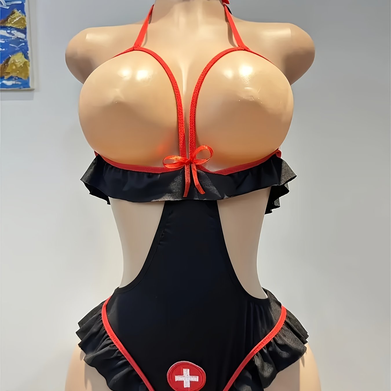 بدلة نسائية مثيرة