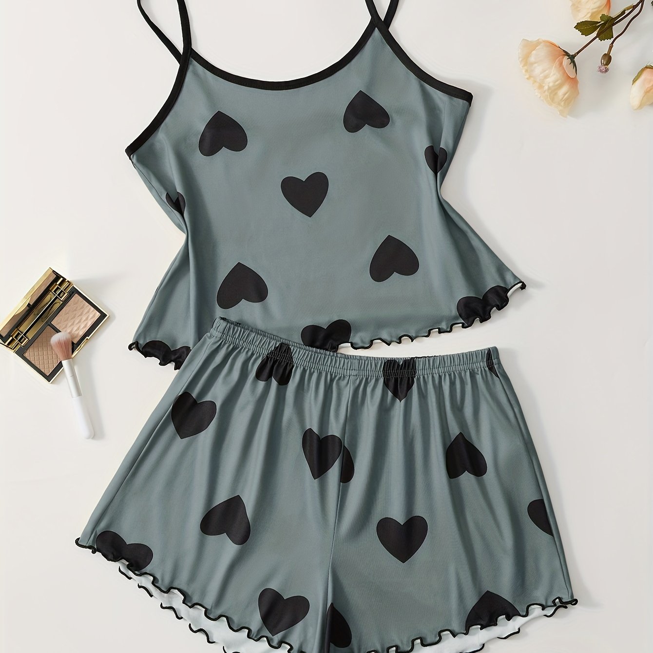 بدلة نوم نسائية مع شورت