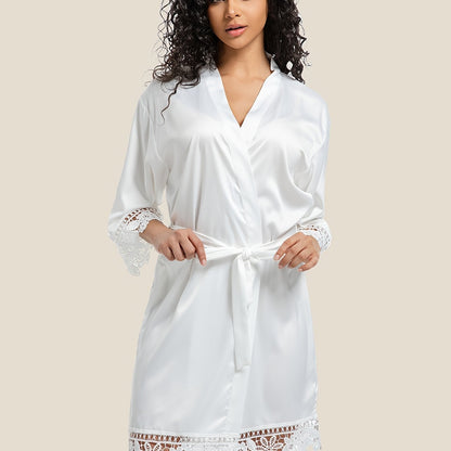 روب ساتين أبيض أنيق