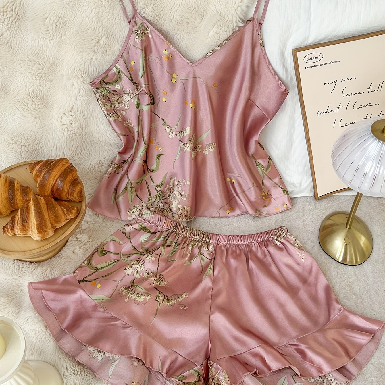 طقم بيجامة نسائي مكون من قطعتين