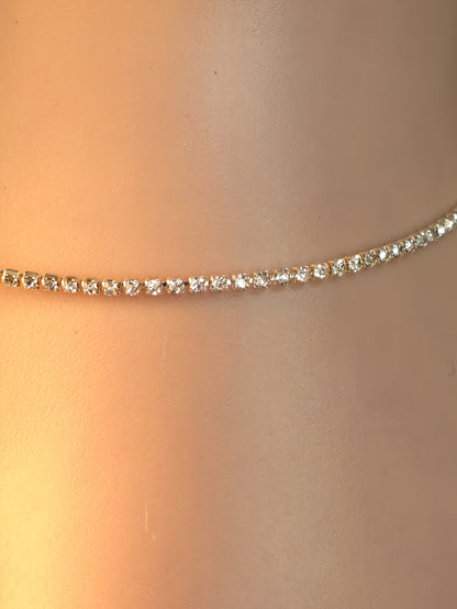 بدلة نسائية مثيرة بقصة غير متناسقة