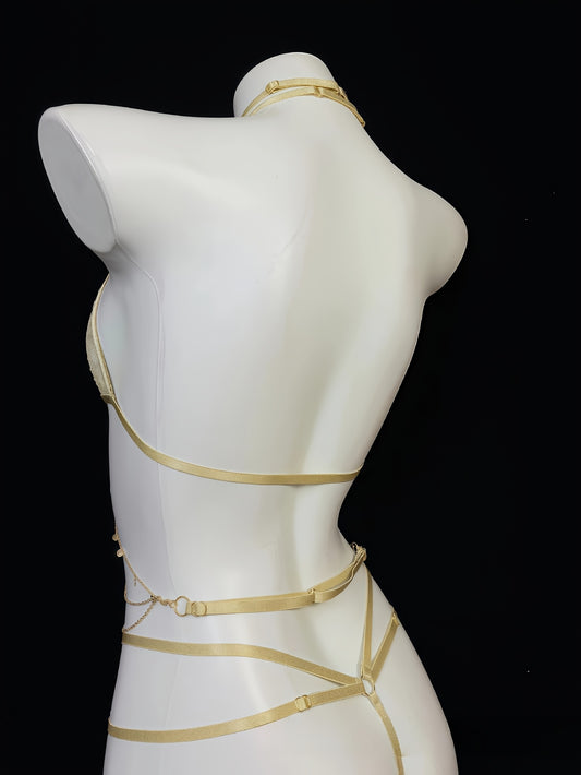 مجموعة حمالة صدر بلون البيج الفاتح