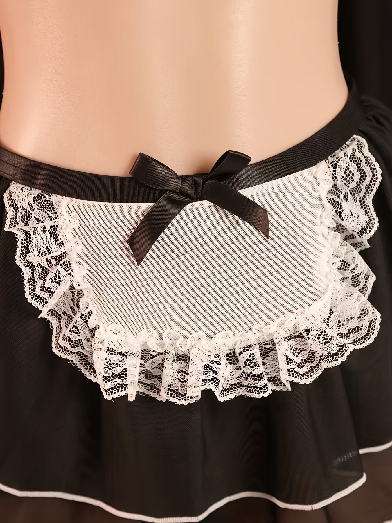 طقم ملابس داخلية نسائي مع حزام